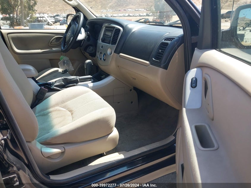 2005 Mazda Tribute S VIN: 4F2YZ04175KM64796 Lot: 39972277