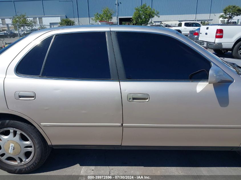 1994 Toyota Camry Xle VIN: JT2GK13EXR0050996 Lot: 39972596