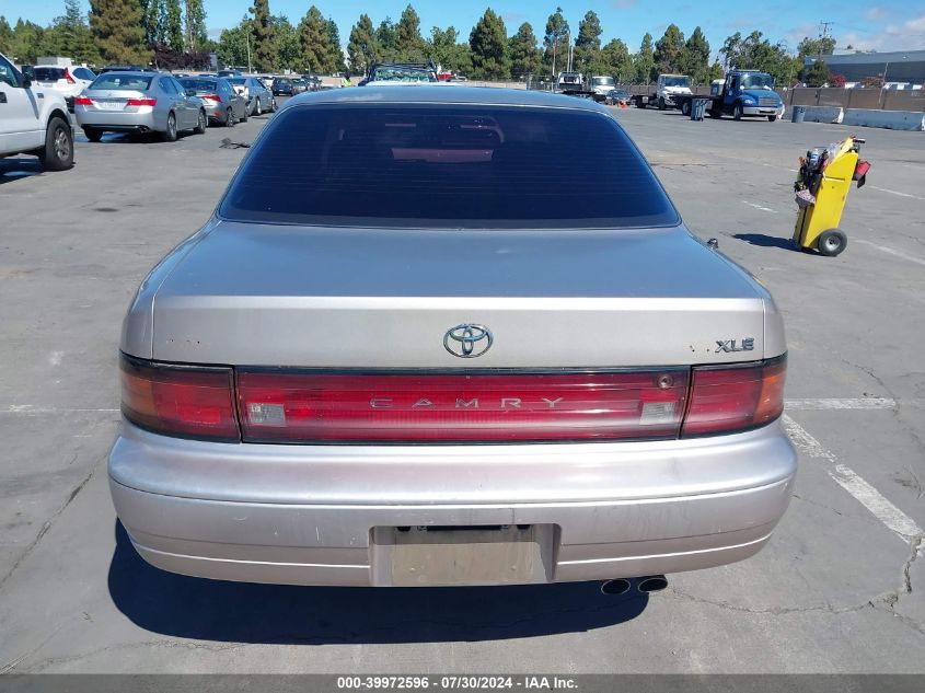 1994 Toyota Camry Xle VIN: JT2GK13EXR0050996 Lot: 39972596