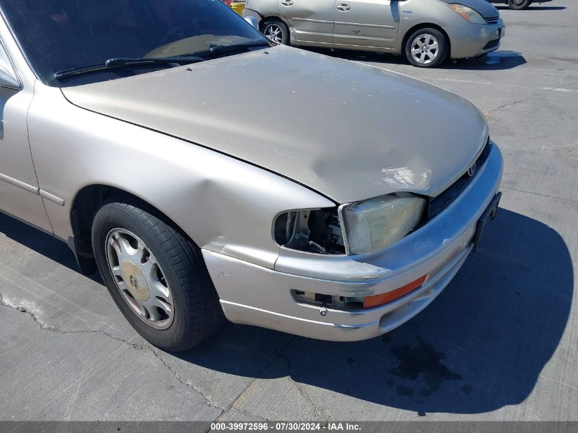 1994 Toyota Camry Xle VIN: JT2GK13EXR0050996 Lot: 39972596