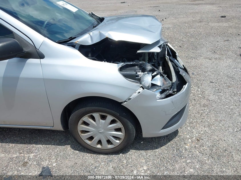 2015 Nissan Versa 1.6 S+ VIN: 3N1CN7AP4FL828585 Lot: 39972696