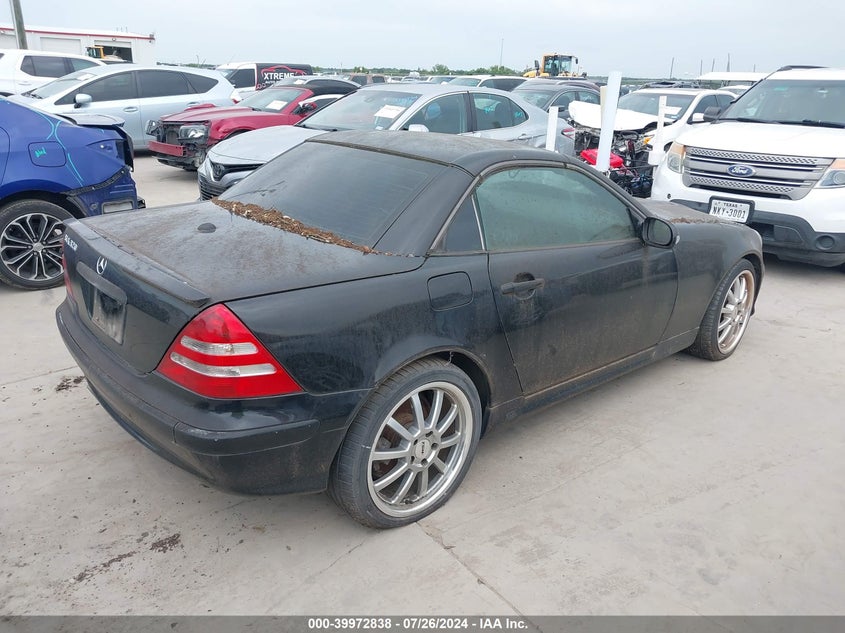 2001 Mercedes-Benz Slk 320 VIN: WDBKK65FX1F172522 Lot: 39972838