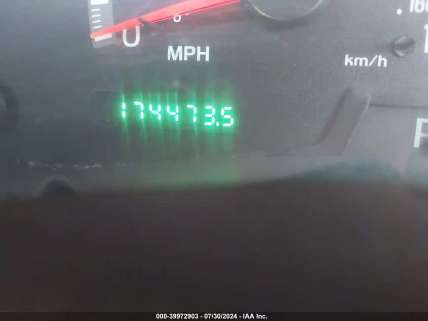 2001 Ford Expedition Eddie Bauer VIN: 1FMEU17L51LA83808 Lot: 39972903