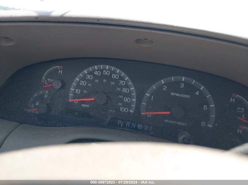 2002 Ford Expedition Eddie Bauer VIN: 1FMRU17L82LA06448 Lot: 39972923