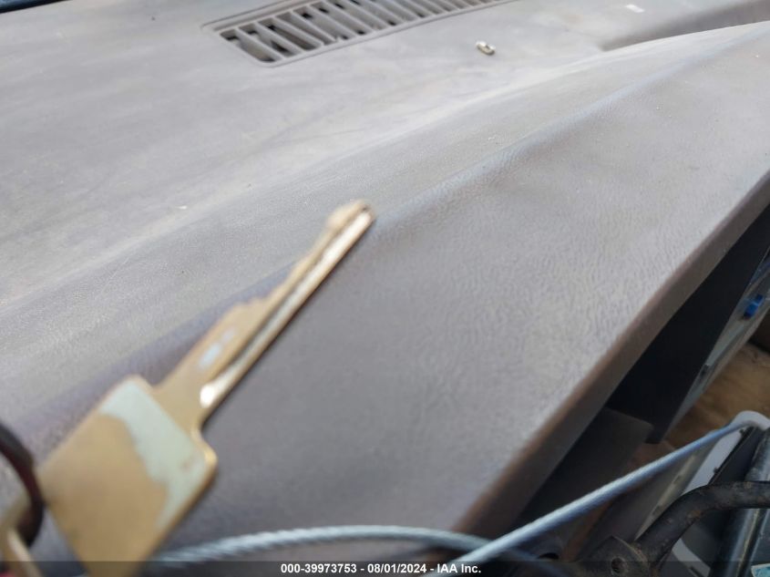 1994 Chevrolet Gmt-400 C1500 VIN: 2GCEC19Z0R1282937 Lot: 39973753