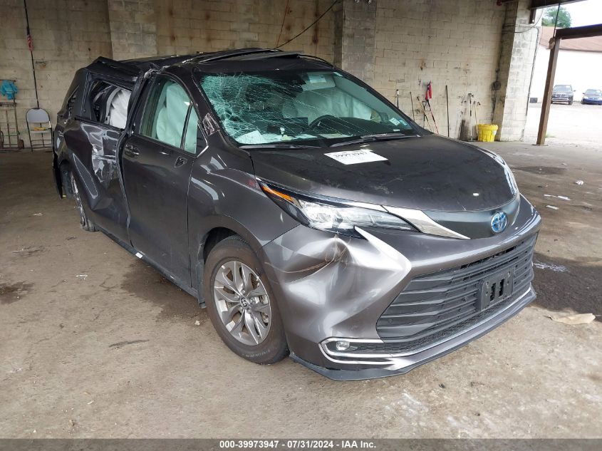 VIN 5TDJRKECXPS173721 2023 Toyota Sienna, Xle no.1