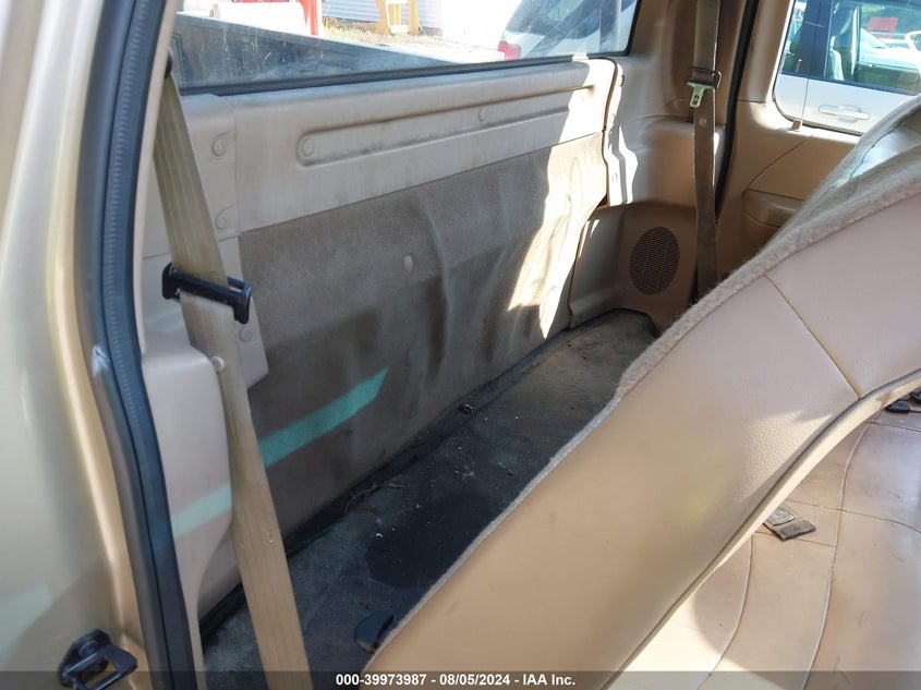 1999 Ford F-250 Lariat/Work Series/Xl/Xlt VIN: 1FTRF27W7XNB87374 Lot: 39973987