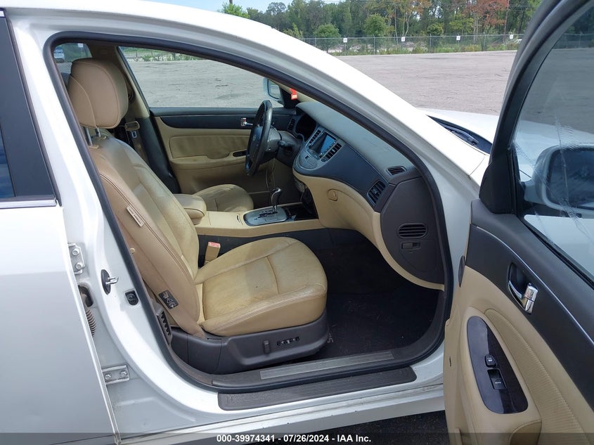 2011 Hyundai Genesis 3.8 VIN: KMHGC4DE9BU132507 Lot: 39974341