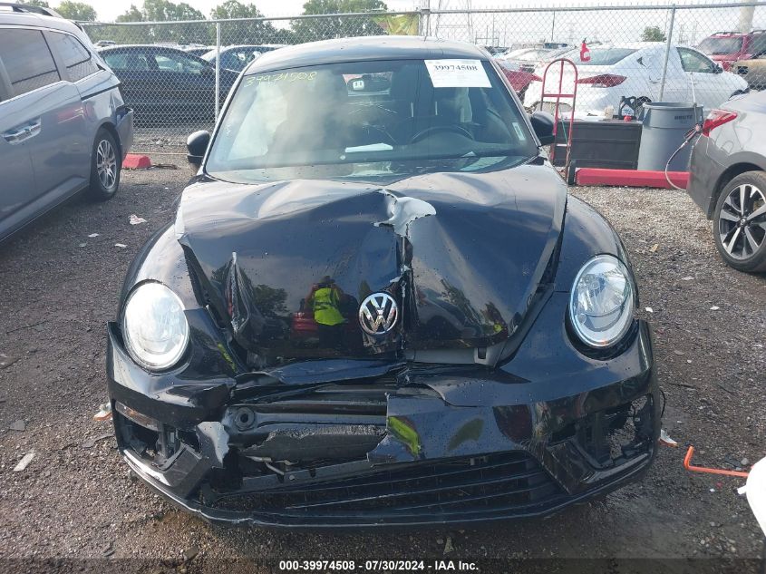 2018 Volkswagen Beetle 2.0T Coast/2.0T S VIN: 3VWFD7AT4JM701877 Lot: 39974508