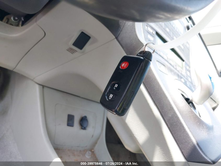 2011 Toyota Prius Two VIN: JTDKN3DU8B0271092 Lot: 39975646