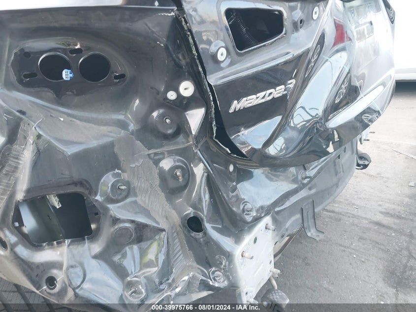 2018 Mazda Mazda3 Touring VIN: 3MZBN1V32JM201624 Lot: 39975766