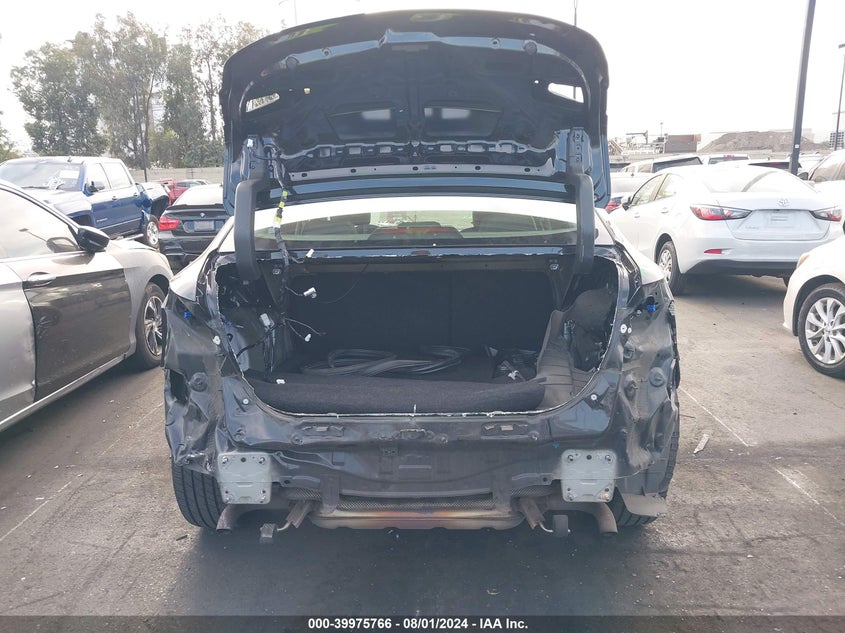 2018 Mazda Mazda3 Touring VIN: 3MZBN1V32JM201624 Lot: 39975766