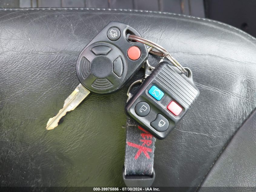 2008 Ford Escape Limited VIN: 1FMCU94178KA42251 Lot: 39975886