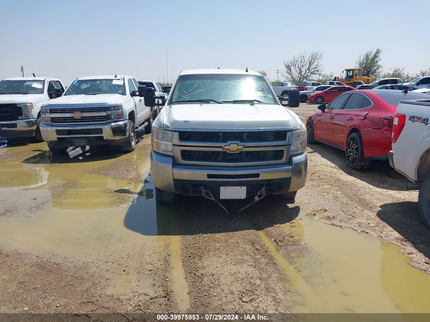 2009 Chevrolet Silverado 2500Hd Work Truck VIN: 1GCHK43639F108286 Lot: 39975953
