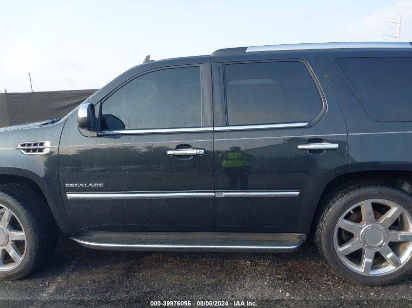 2010 Cadillac Escalade Luxury VIN: 1GYUKBEF2AR154723 Lot: 39976096