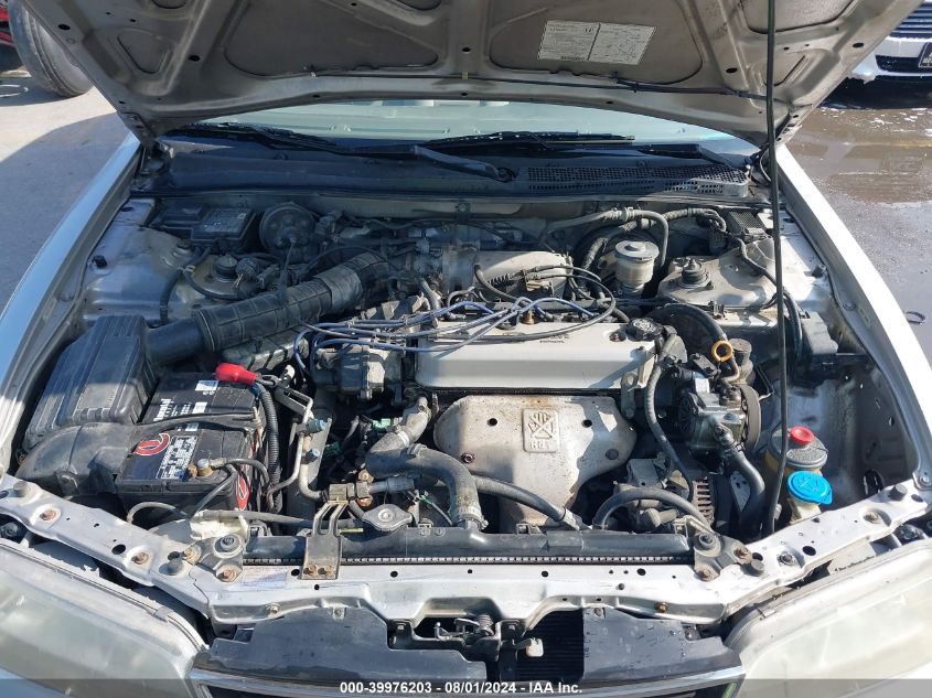 1996 Honda Accord Lx VIN: 1HGCE1823TA000861 Lot: 39976203