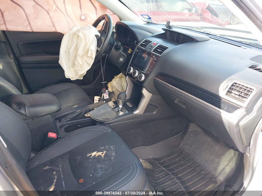 VIN JF2SJARC1JH534072 2018 SUBARU FORESTER 2.5I LIMITED