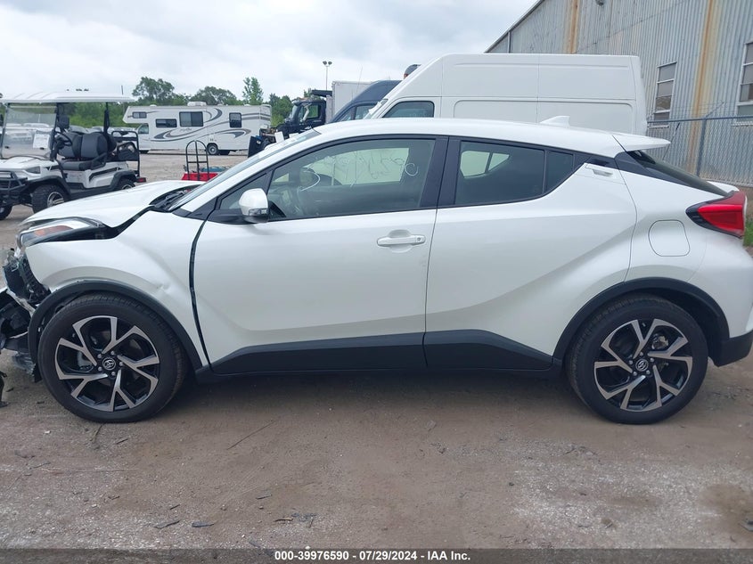VIN JTNKHMBX5J1005477 2018 TOYOTA C-HR XLE PREMIUM