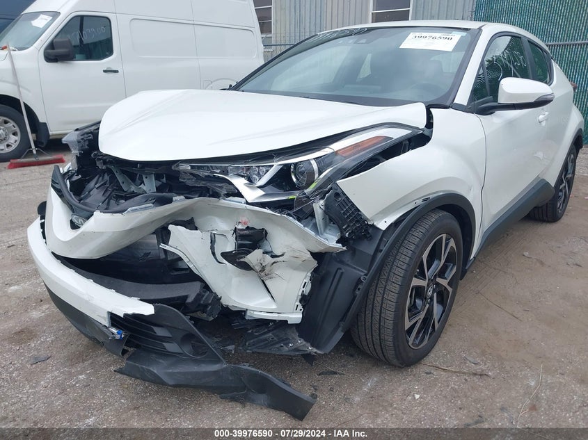 VIN JTNKHMBX5J1005477 2018 TOYOTA C-HR XLE PREMIUM