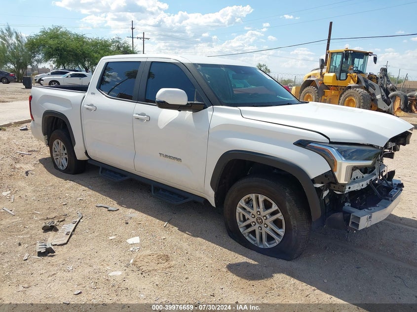 TOYOTA TUNDRA SR5 2024