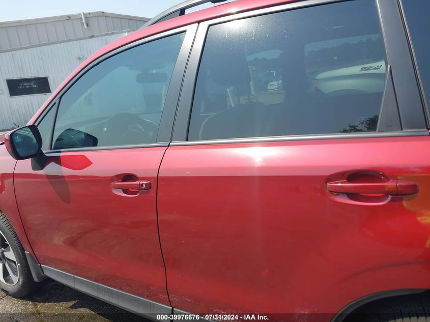 2018 Subaru Forester 2.5I Premium VIN: JF2SJAEC4JH525744 Lot: 39976676