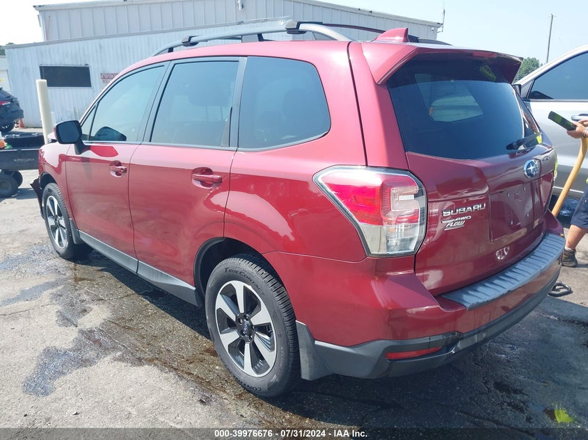 VIN JF2SJAEC4JH525744 2018 SUBARU FORESTER 2.5I PREMIUM