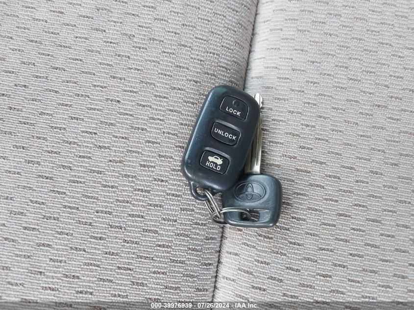 2004 Toyota Camry Le VIN: 4T1BE32K64U304695 Lot: 39976939