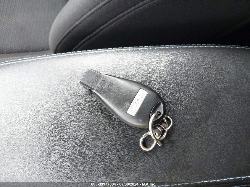 2019 Jeep Cherokee Latitude VIN: 1C4PJLCB1KD323883 Lot: 39977004