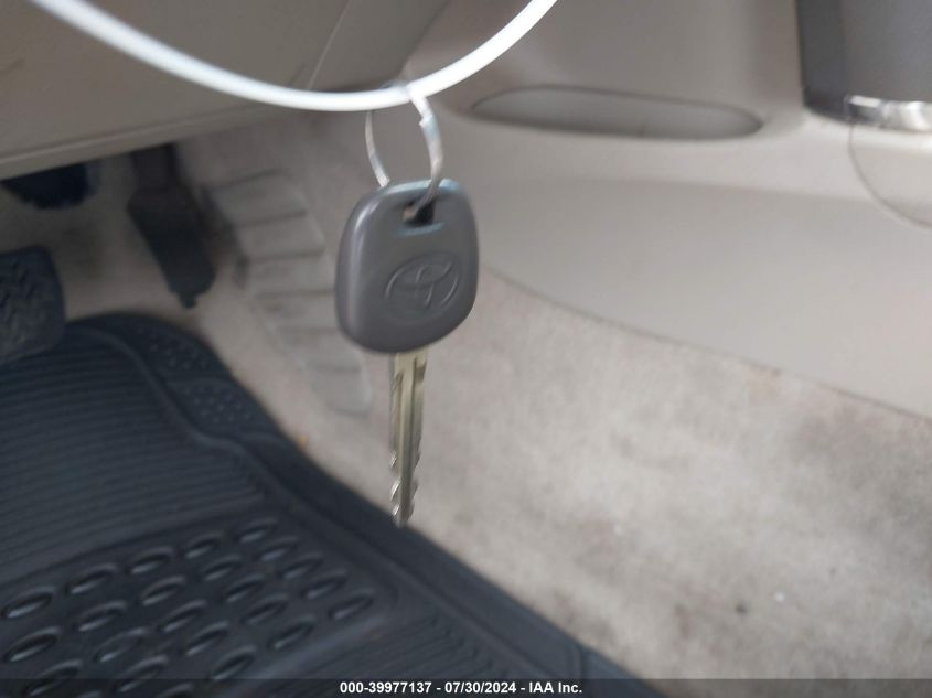 2010 Toyota Camry Le VIN: 4T1BF3EK0AU084071 Lot: 39977137