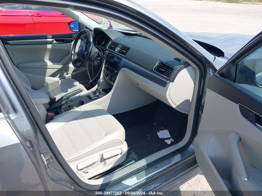 VIN 1VWDT7A38HC041557 2017 VOLKSWAGEN PASSAT 1.8T R-LINE