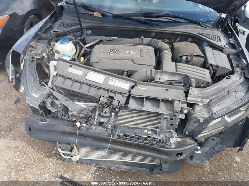 VIN 1VWDT7A38HC041557 2017 VOLKSWAGEN PASSAT 1.8T R-LINE