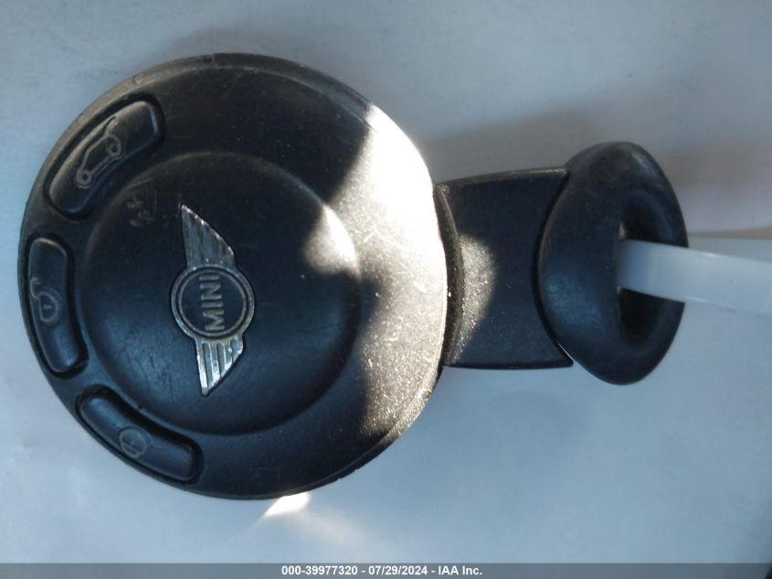 2010 Mini Cooper S VIN: WMWMS3C57ATY08251 Lot: 39977320