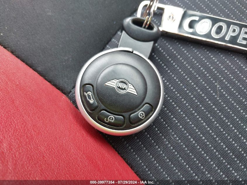 2010 Mini Cooper S VIN: WMWMF7C59ATZ34641 Lot: 39977354