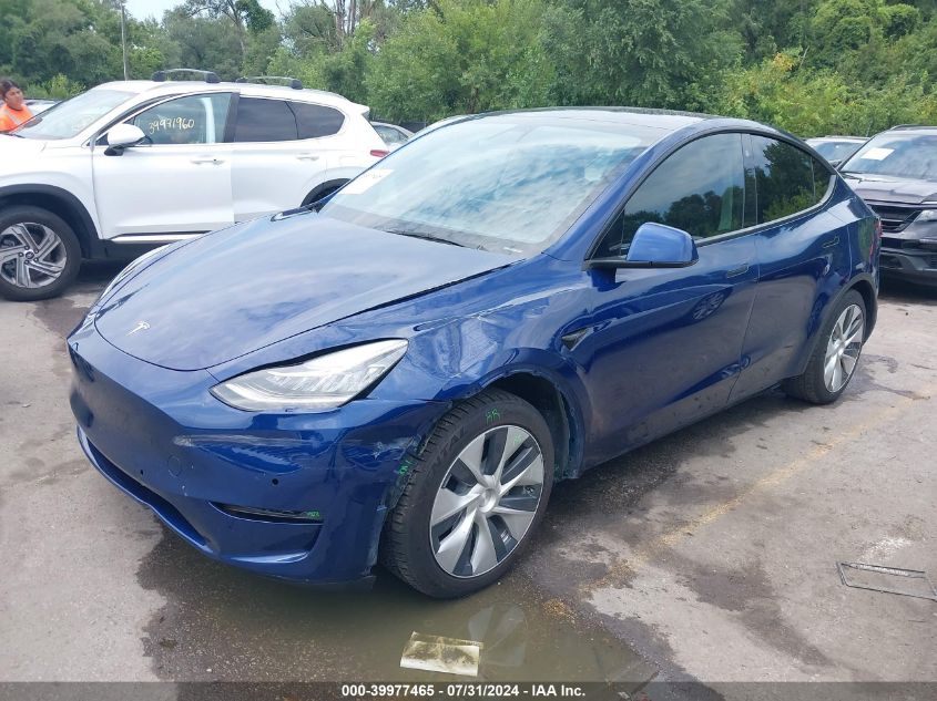 VIN 7SAYGAEE9NF363000 2022 TESLA MODEL Y no.2