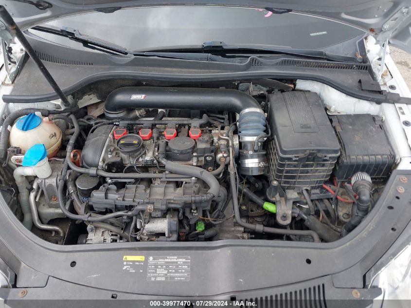 2010 Volkswagen Eos Komfort VIN: WVWAA7AH1AV015853 Lot: 39977470