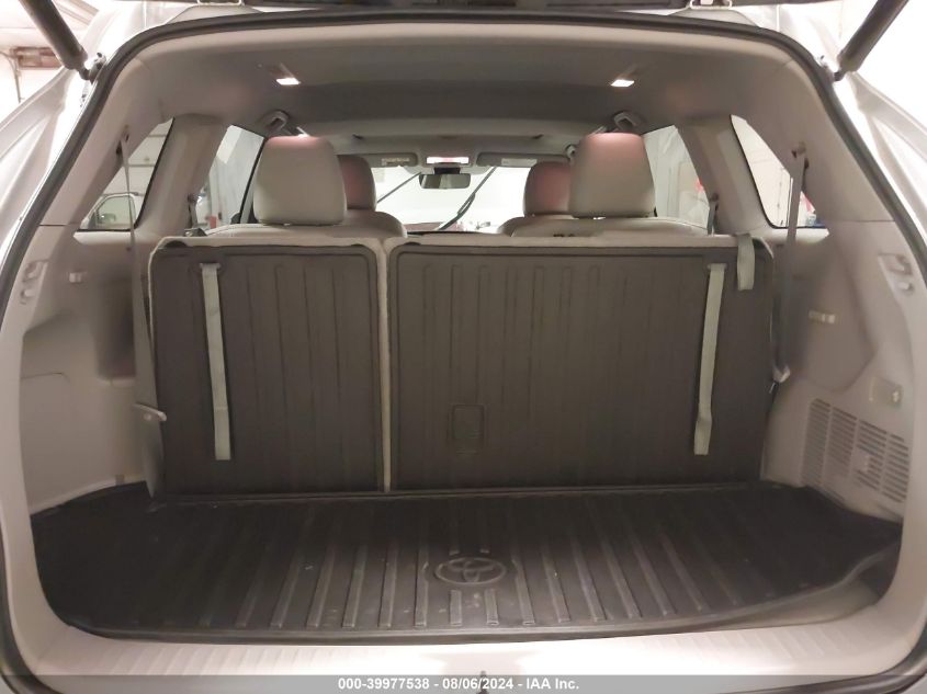 2018 Toyota Highlander Xle VIN: 5TDJZRFH8JS561864 Lot: 39977538