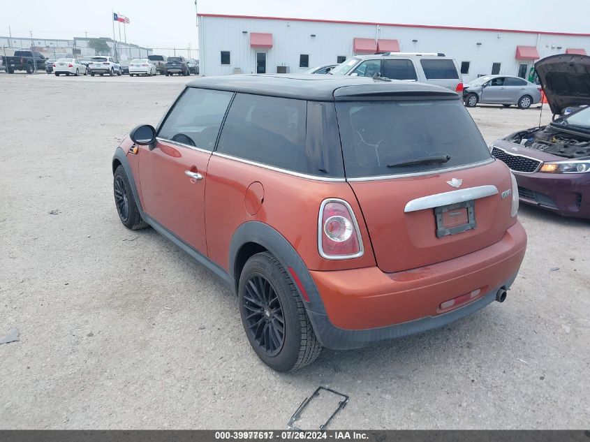 2011 Mini Cooper VIN: WMWSU3C50BT252447 Lot: 39977617