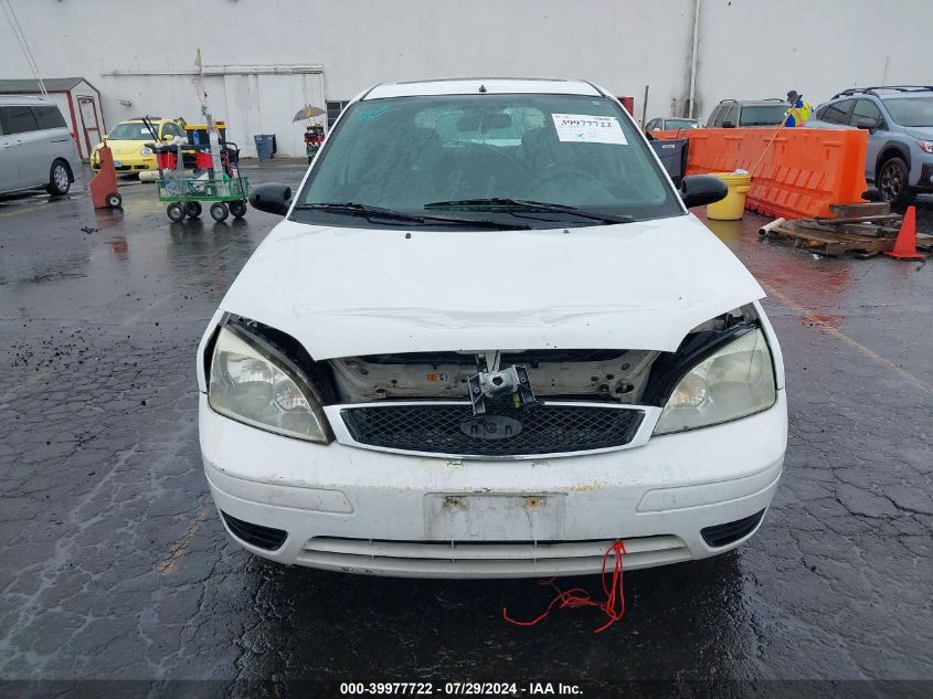 2005 Ford Focus Zx5 VIN: 3FAFP37N25R141738 Lot: 39977722