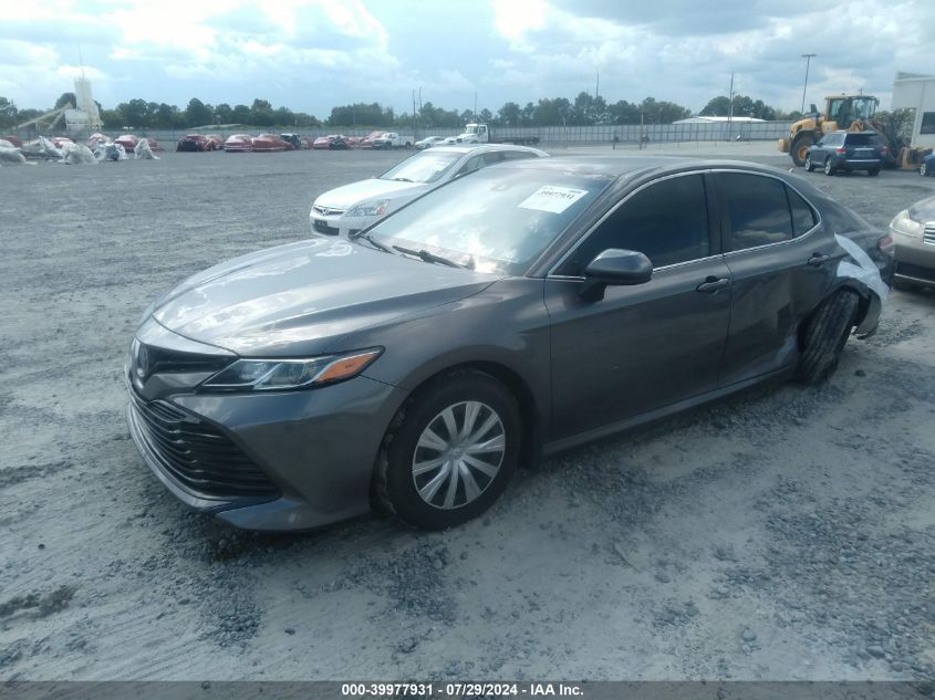 4T1B11HK7JU667137 2018 TOYOTA CAMRY - Image 2