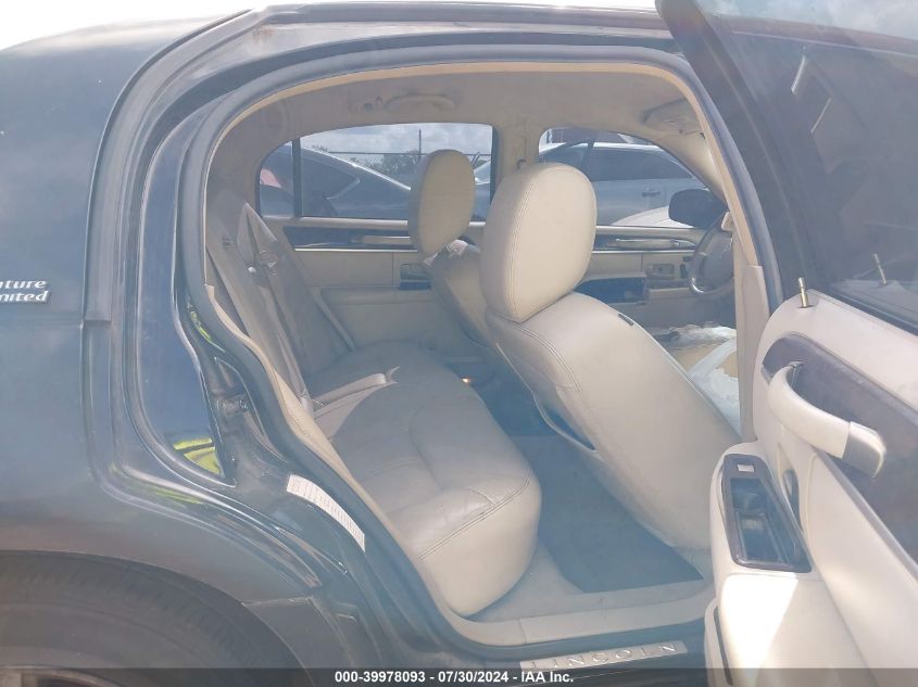 2011 Lincoln Town Car Signature Limited VIN: 2LNBL8CV1BX751727 Lot: 39978093