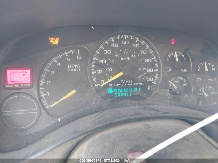 2000 Chevrolet Suburban 1500 Lt VIN: 3GNEC16T2YG181315 Lot: 39978171