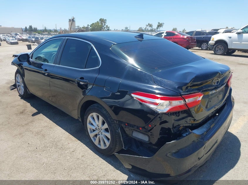 2019 TOYOTA CAMRY LE - 4T1B11HK7KU719495