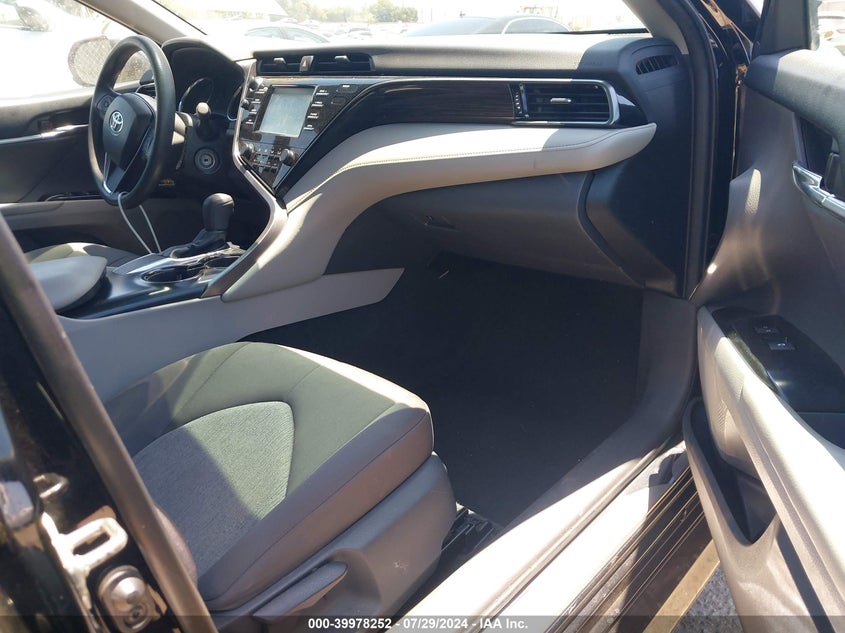 2019 TOYOTA CAMRY LE - 4T1B11HK7KU719495