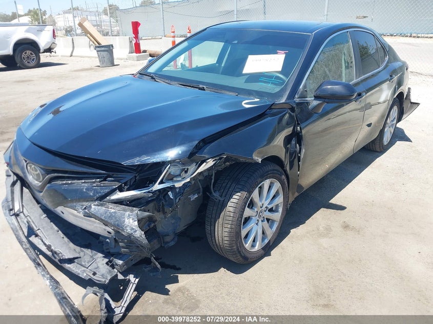 2019 TOYOTA CAMRY LE - 4T1B11HK7KU719495