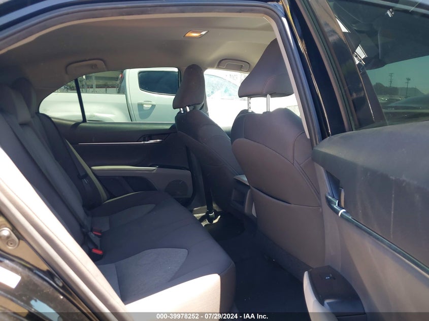 2019 TOYOTA CAMRY LE - 4T1B11HK7KU719495