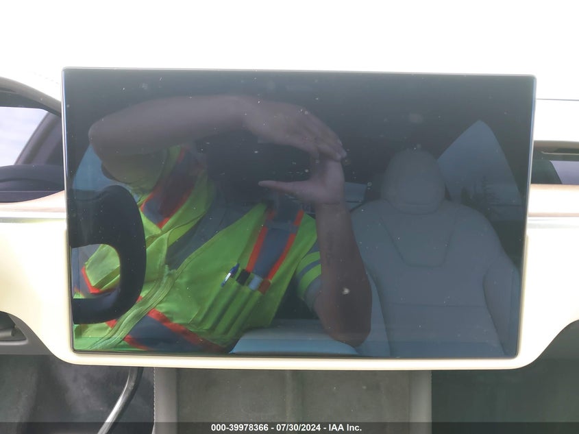 2022 TESLA MODEL X U   U(VIN: 7SAXCBE51NF332935