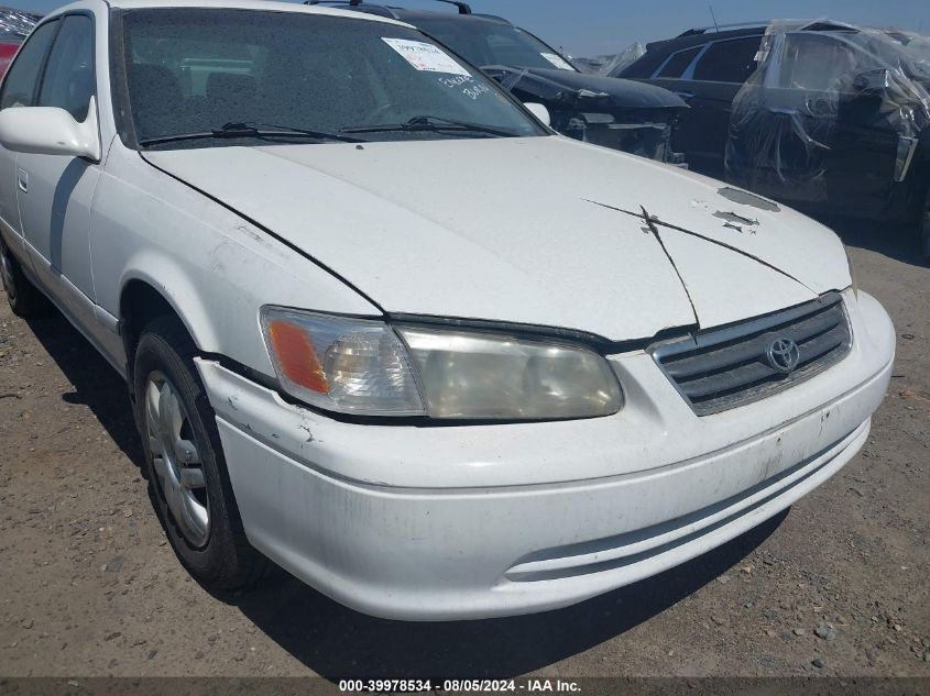 2000 Toyota Camry Le VIN: 4T1BG28K3YU923045 Lot: 39978534