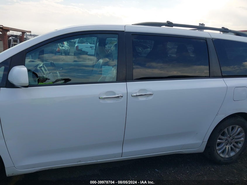 2012 Toyota Sienna Xle V6 8 Passenger VIN: 5TDYK3DC8CS262465 Lot: 39978704
