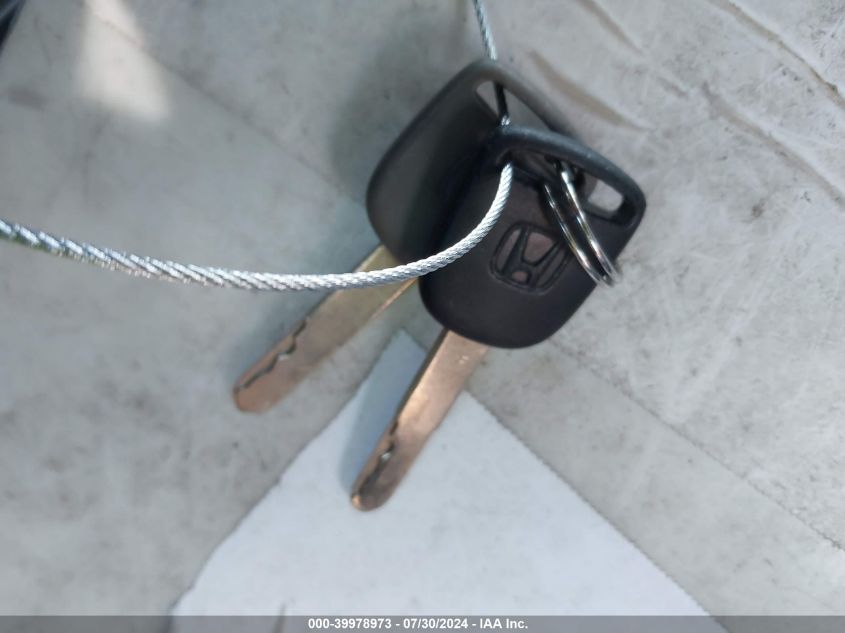 2004 Honda Pilot Lx VIN: 2HKYF181X4H600988 Lot: 39978973