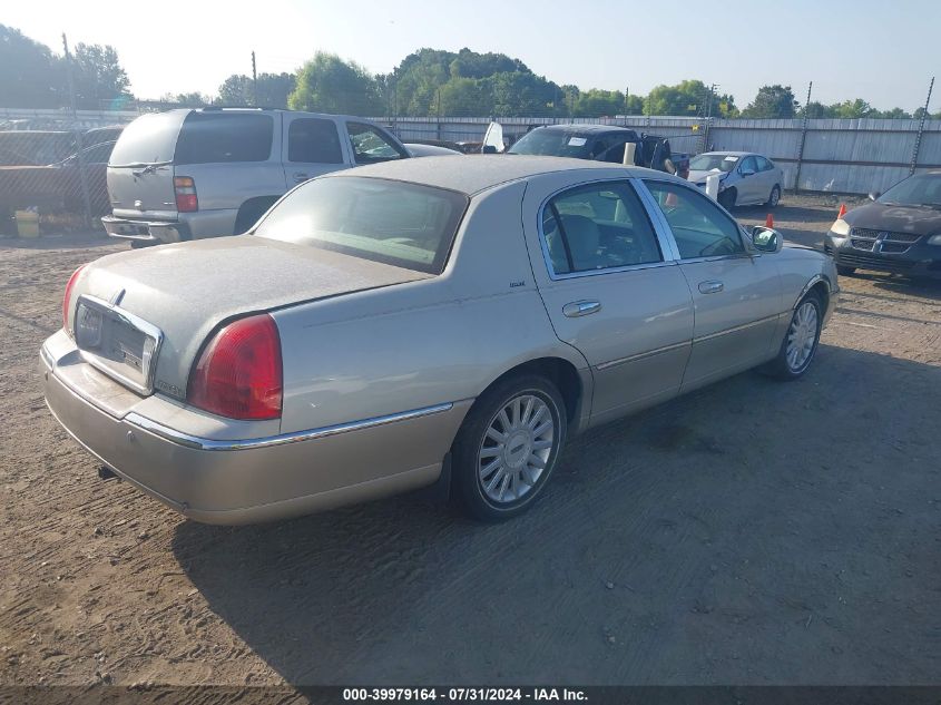 2004 Lincoln Town Car Ultimate VIN: 1LNHM83WX4Y640841 Lot: 39979164